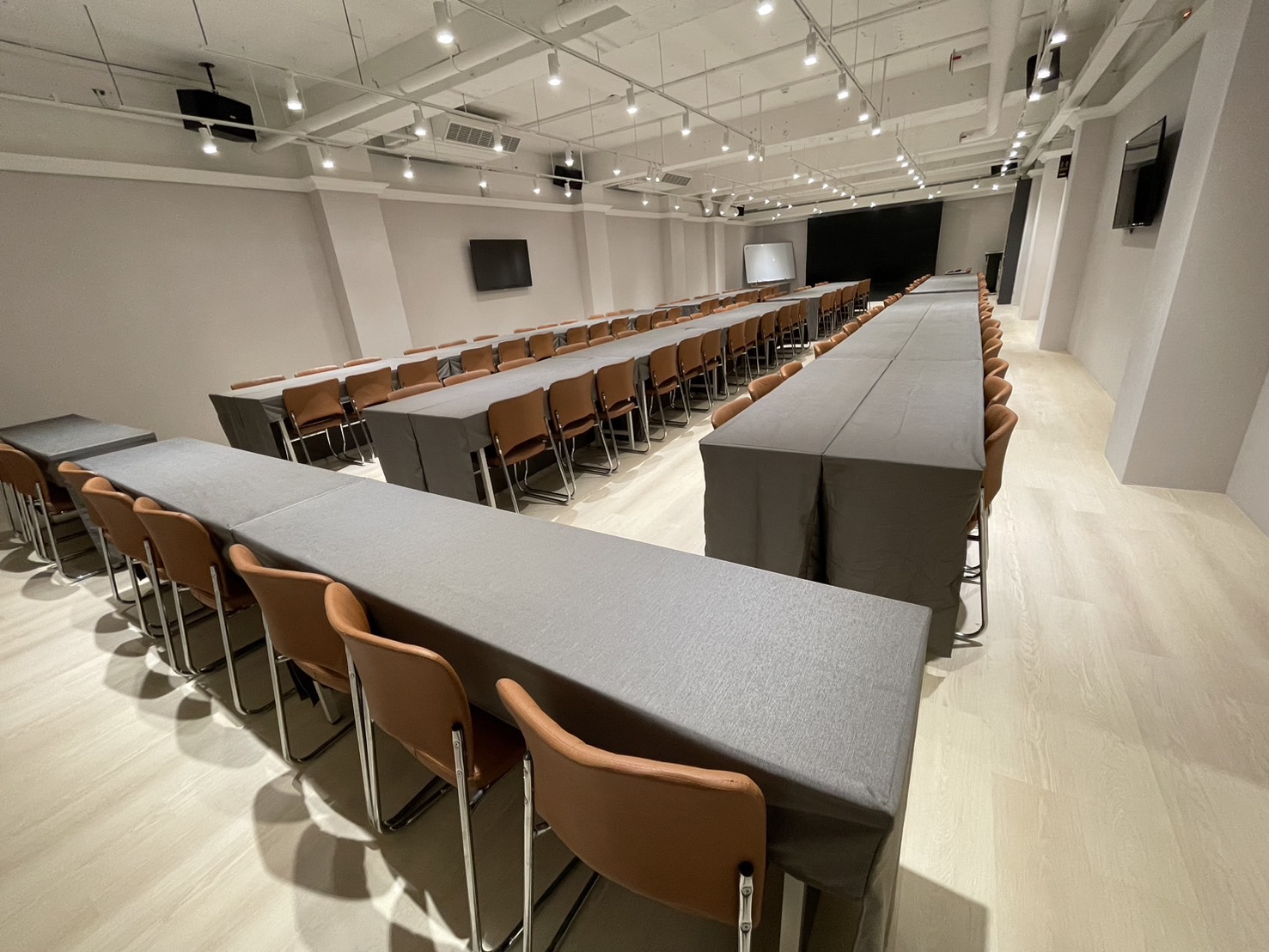 B1 望塵莫及廳 – 灃盛會館